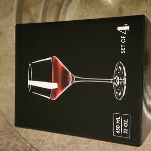 Set of 4 Wine GLASSES